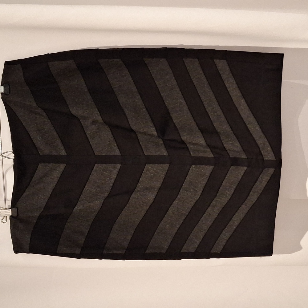 White House Black Market NWT gray and black pencil skirt size 10